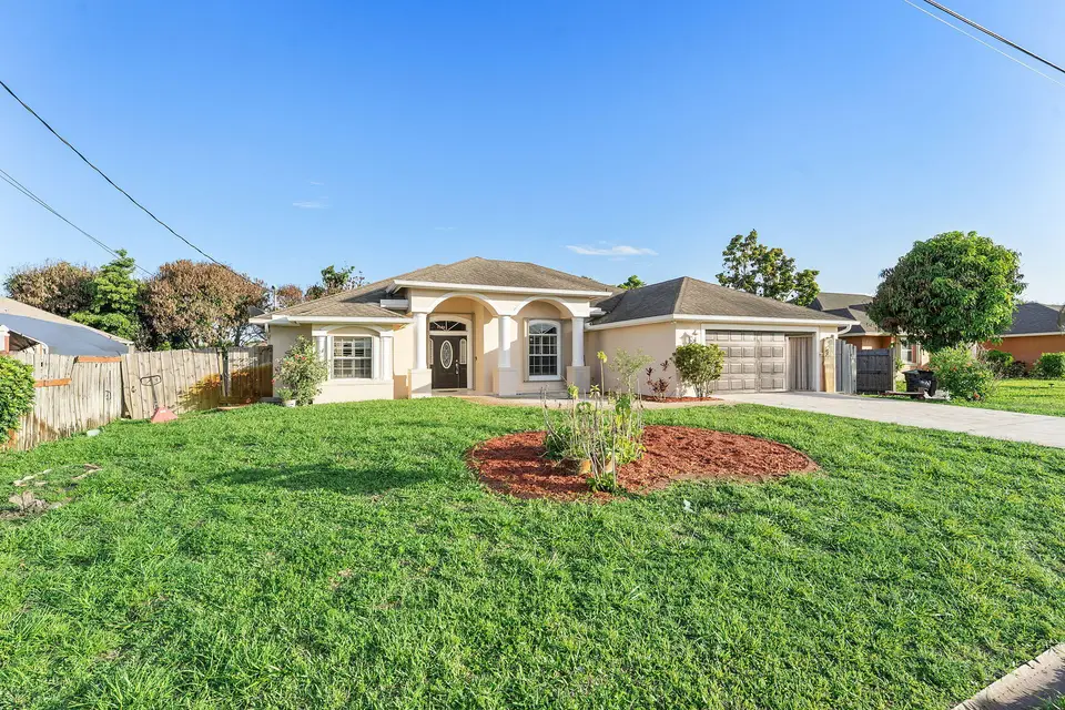 534 SW Halifax Avenue, Port St. Lucie, FL 34953 Port St. Lucie