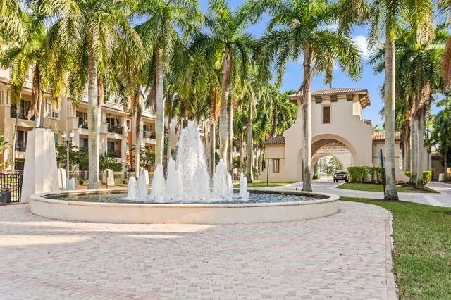 2925 NW 126th Avenue 428-1, Sunrise, FL 33323 Sunrise