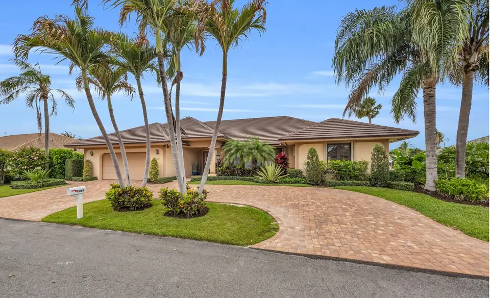 9067 SE Star Island Way, Hobe Sound, FL 33455 Hobe Sound
