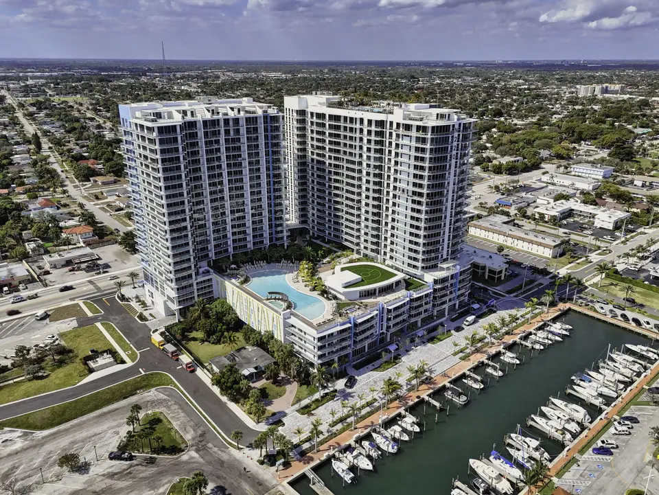 220 Lake Shore Drive 613, Lake Park, FL 33403 Lake Park
