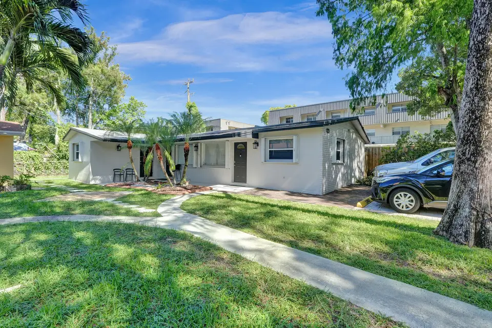4240 NW 21st Avenue 2, Oakland Park, FL 33309 Oakland Park