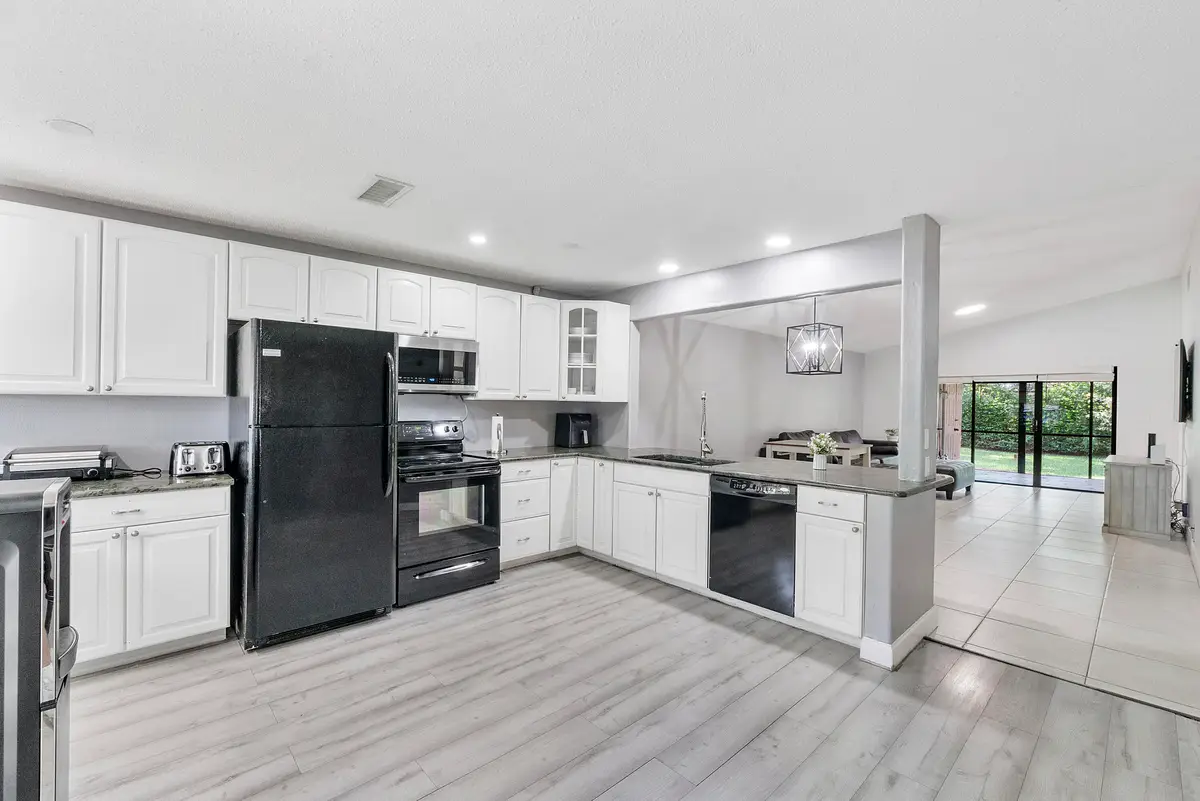 4149 Palm Forest Dr S_001