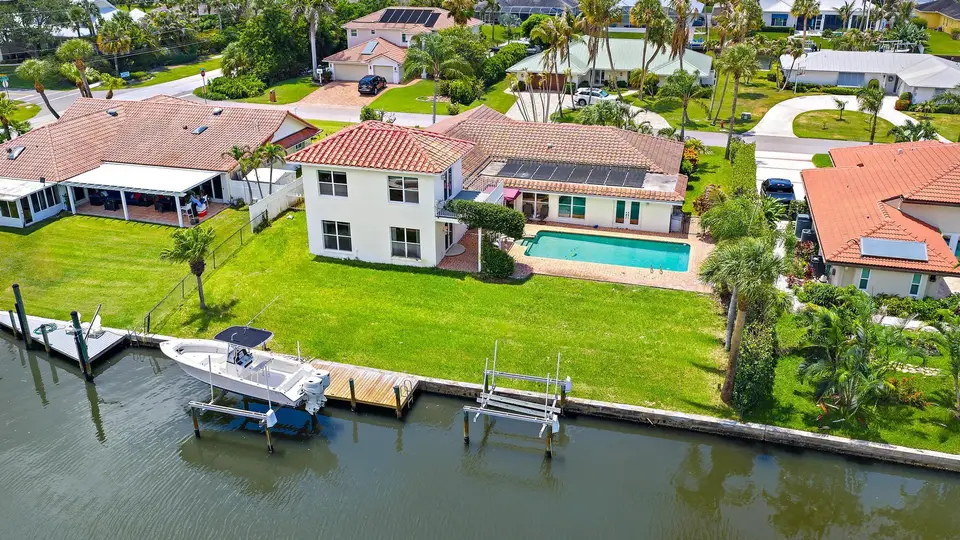8422 SE Royal Street, Hobe Sound, FL 33455 Hobe Sound