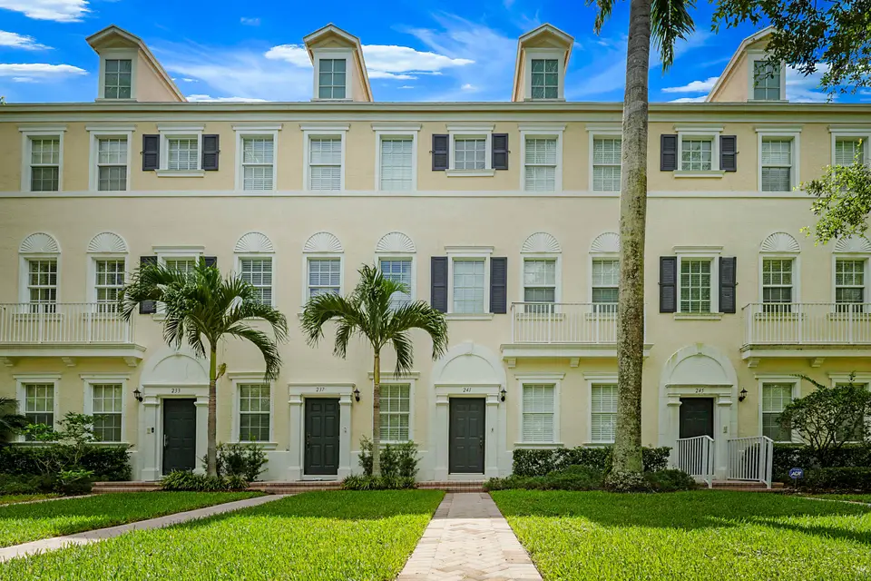 241 E Thatch Palm Circle, Jupiter, FL 33458 Jupiter
