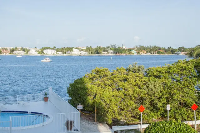 301 Croton Avenue 303, Lantana, FL 33462 Lantana