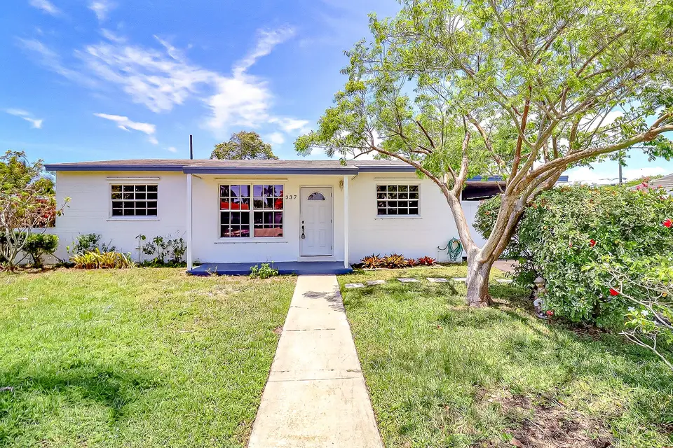 337 Mid Pines Road, Palm Springs, FL 33461 Palm Springs
