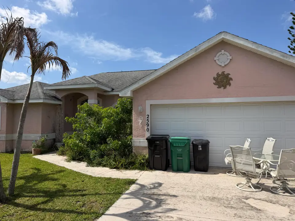 2590 SE South Blackwell Drive, Port St. Lucie, FL 34952 Port St. Lucie