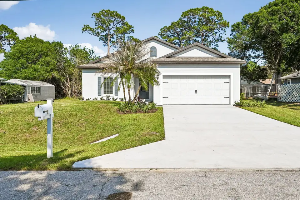 6010 Hickory Drive, Fort Pierce, FL 34982 Fort Pierce