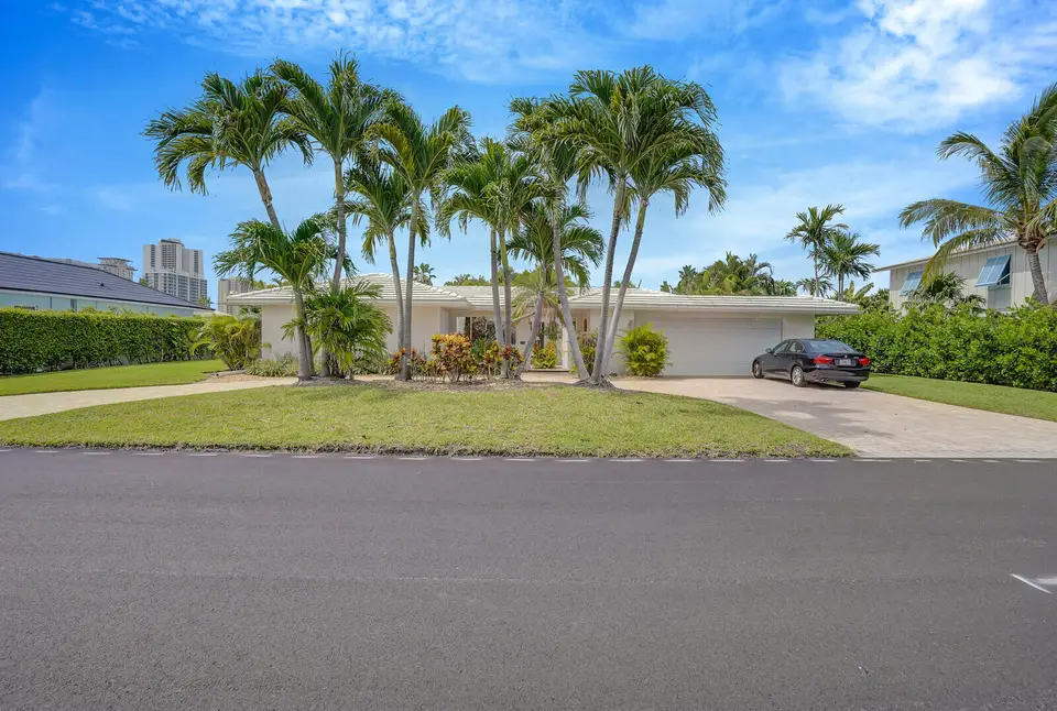 1211 Bimini Lane, Singer Island, FL 33404 Singer Island