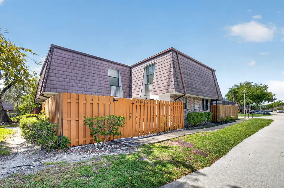 7582 Courtyard Run E, Boca Raton, FL 33433 Boca Raton