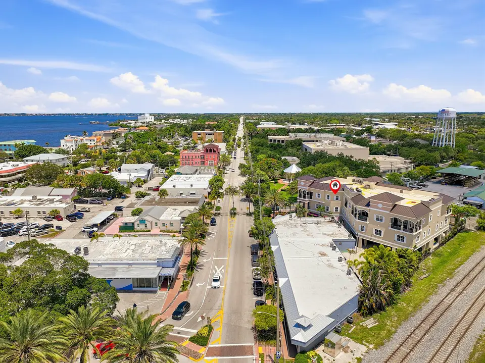 50 SE Ocean Boulevard 302, Stuart, FL 34994 Stuart