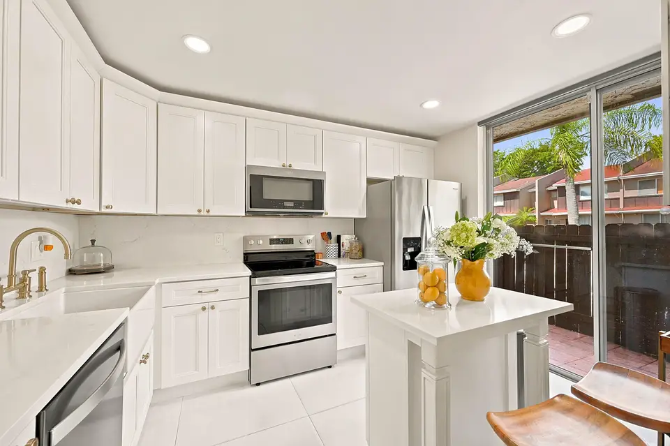 1227 Sussex Drive, North Lauderdale, FL 33068 North Lauderdale