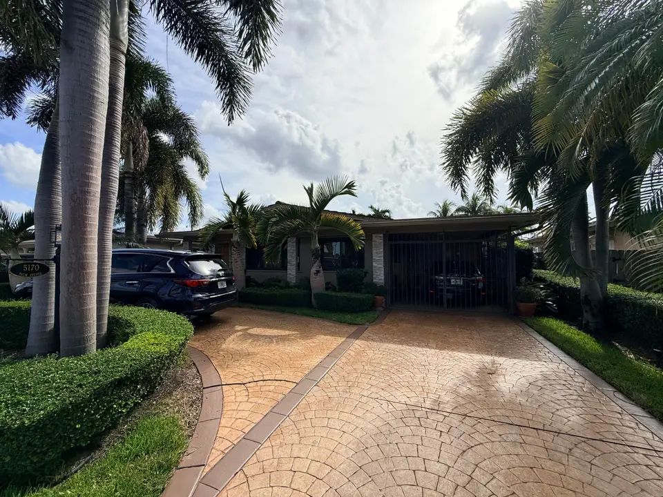 5170 Palm Avenue, Hialeah, FL 33012 Hialeah