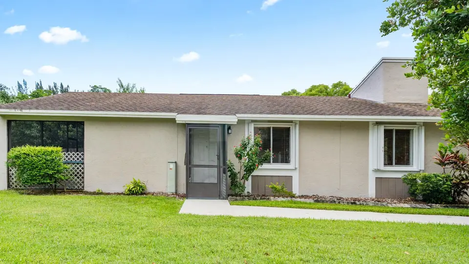 570 Woodgate Circle A, Sunrise, FL 33326 Sunrise