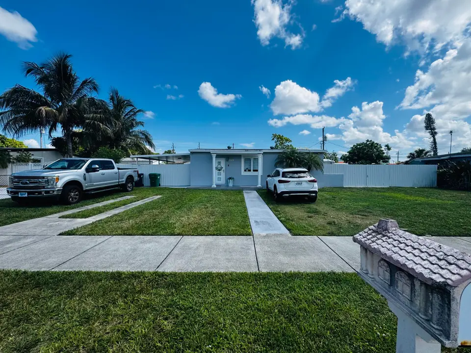9235 SW 41st Street, Miami, FL 33165 Miami