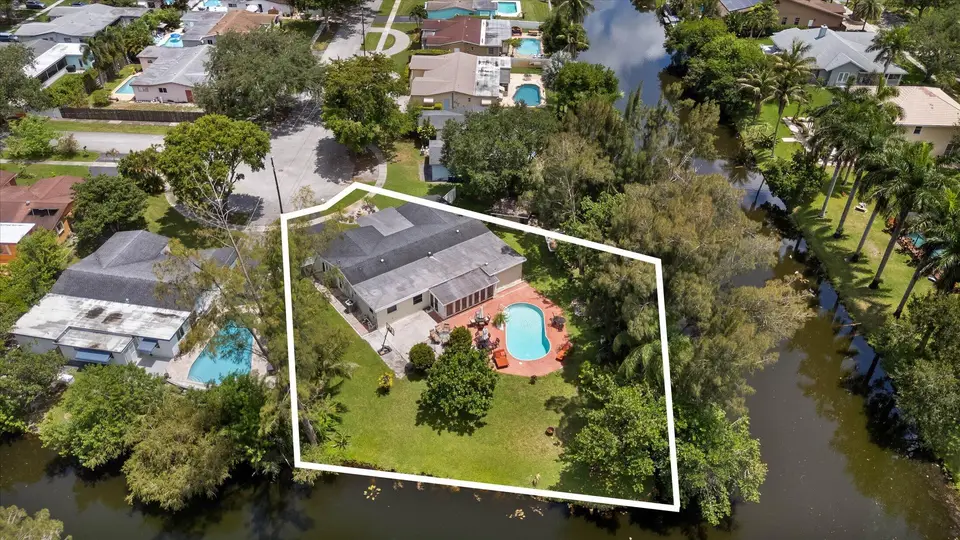 8951 SW 51st Place, Cooper City, FL 33328 Cooper City
