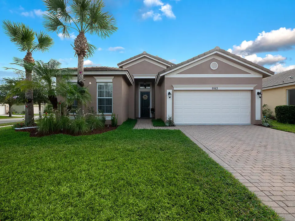 9563 SW Flowermound Circle, Port St. Lucie, FL 34987 Port St. Lucie