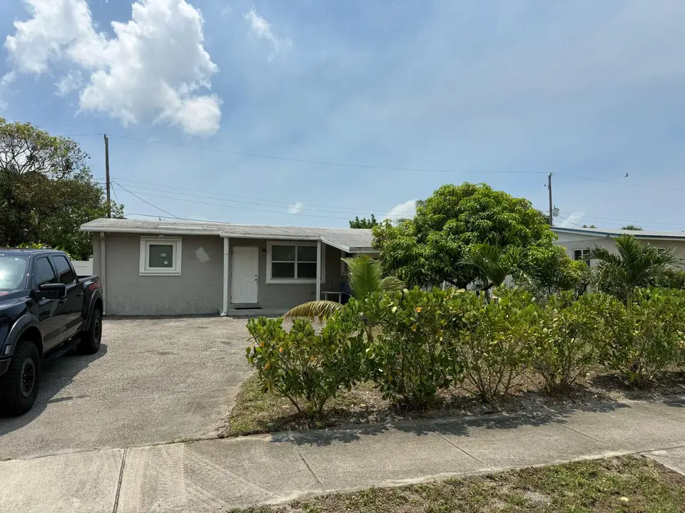 4161 NW 11th Avenue, Oakland Park, FL 33309 Oakland Park