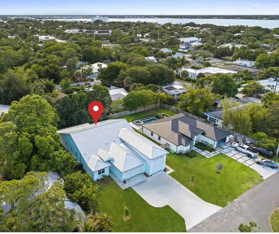 516 SE Alamanda Way, Stuart, FL 34996 Stuart