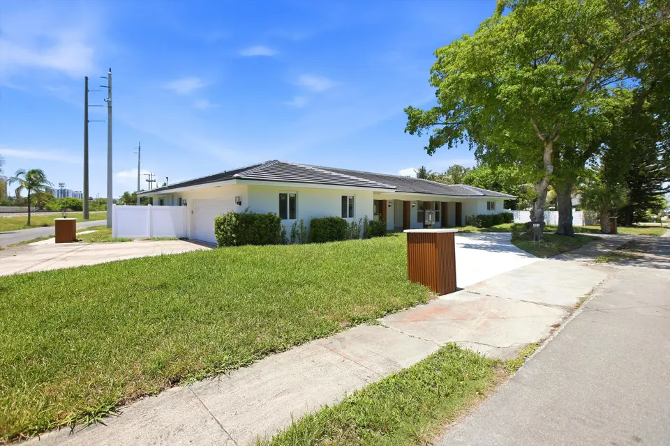 401 NW 3rd Place, Dania Beach, FL 33004 Dania Beach