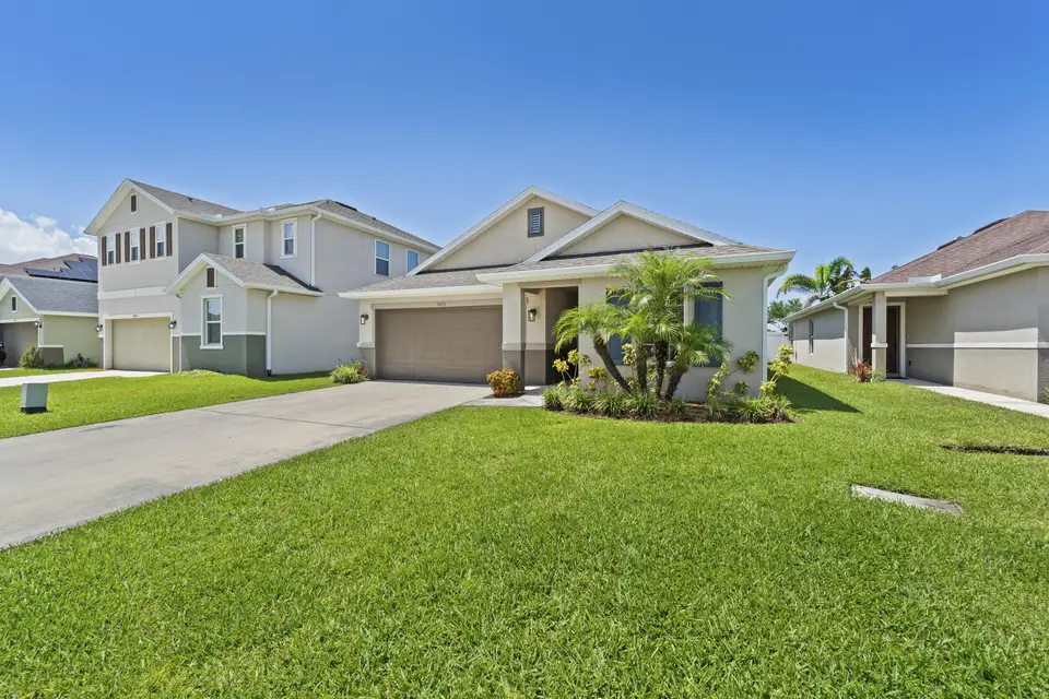 5435 NW Pine Trail Circle, Port St. Lucie, FL 34983 Port St. Lucie