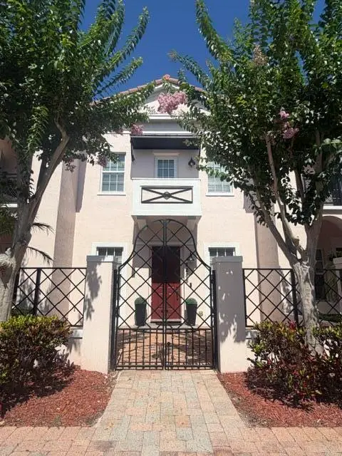 8288 NW 9th Avenue, Boca Raton, FL 33487 Boca Raton