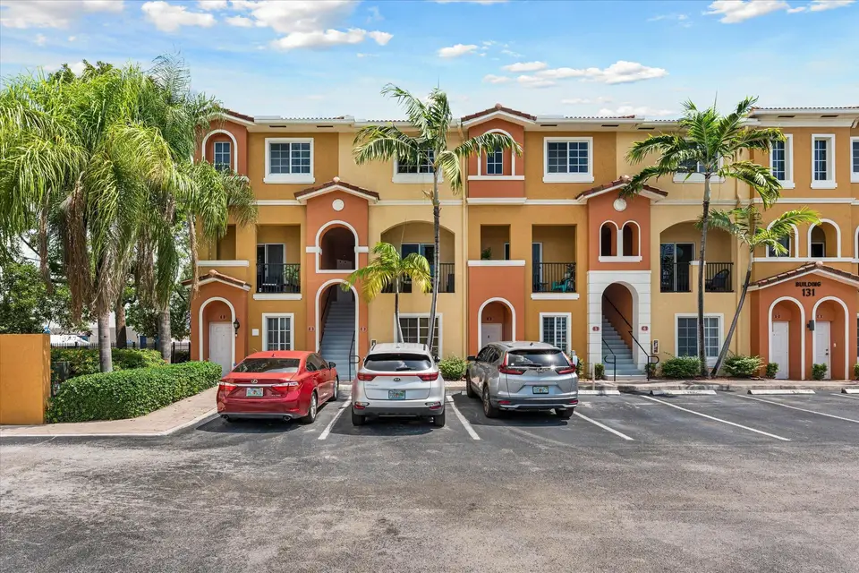 131 NW 2nd Avenue 3, Hallandale, FL 33009 Hallandale