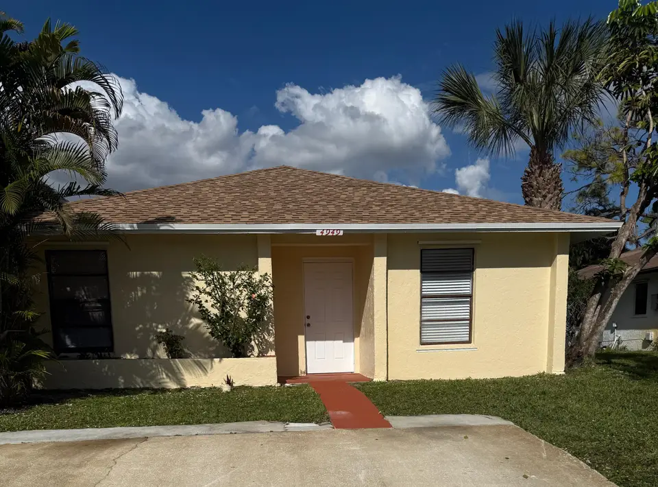 4949 Regina Court, West Palm Beach, FL 33415 West Palm Beach