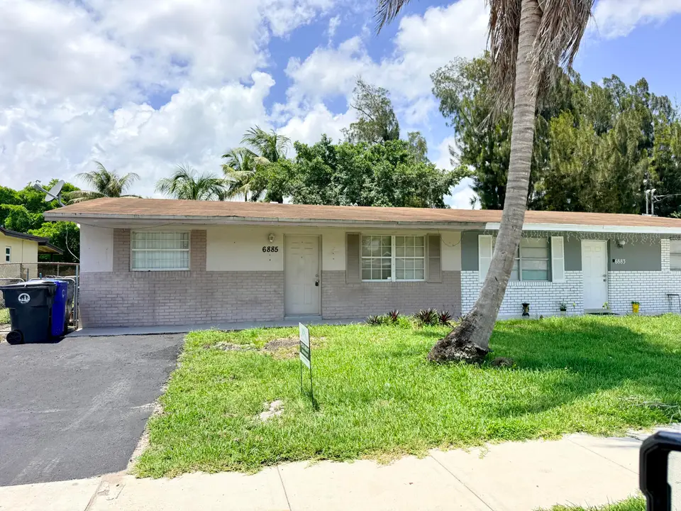 6885 SW 16th Court, North Lauderdale, FL 33068 North Lauderdale