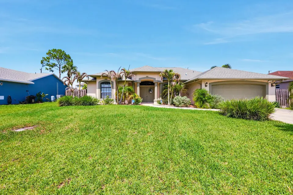 3881 SW Janiga Street, Port St. Lucie, FL 34953 Port St. Lucie