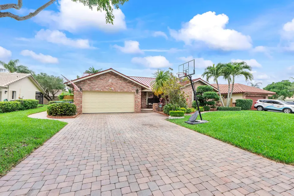 10662 NW 7th Place, Coral Springs, FL 33071 Coral Springs