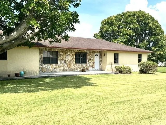 36911 3rd Street, Canal Point, FL 33438 Canal Point