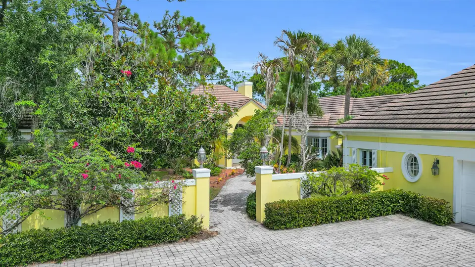 7101 SE Golfhouse Drive, Hobe Sound, FL 33455 Hobe Sound