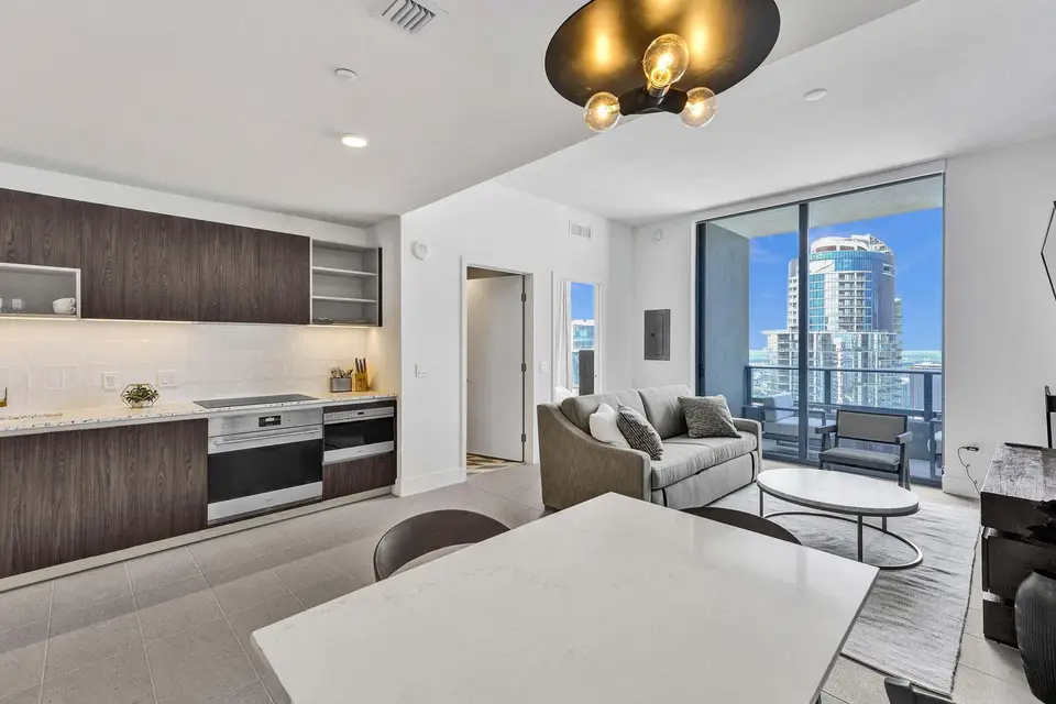 159 NE 6th Street 4813, Miami, FL 33132 Miami