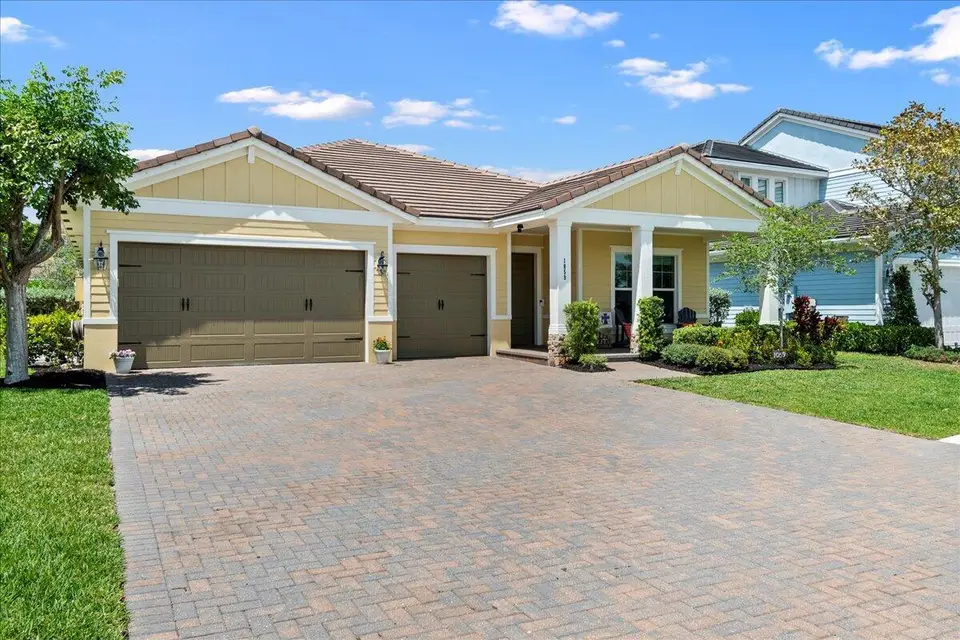 1059 Sweetgrass Street, Loxahatchee, FL 33470 Loxahatchee