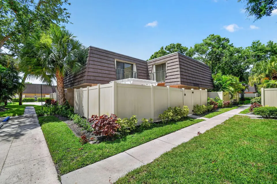 7109 71st Way, West Palm Beach, FL 33407 West Palm Beach