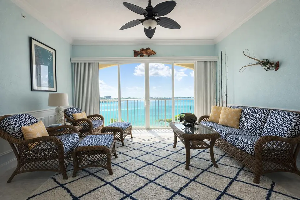 21 Harbour Isle Drive W Ph02, Fort Pierce, FL 34949 Fort Pierce