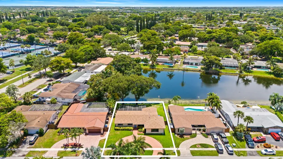 1720 NW 105th Avenue, Pembroke Pines, FL 33026 Pembroke Pines