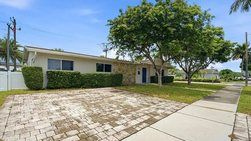 21020 Highland Lakes Boulevard, Miami, FL 33179 Miami