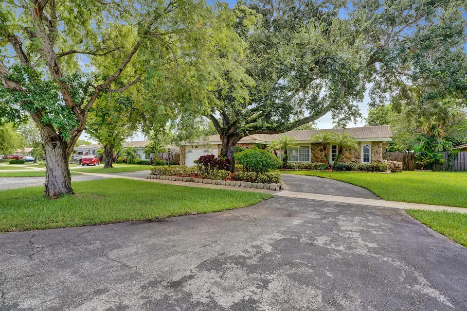 1040 SW 75th Avenue, Plantation, FL 33317 Plantation