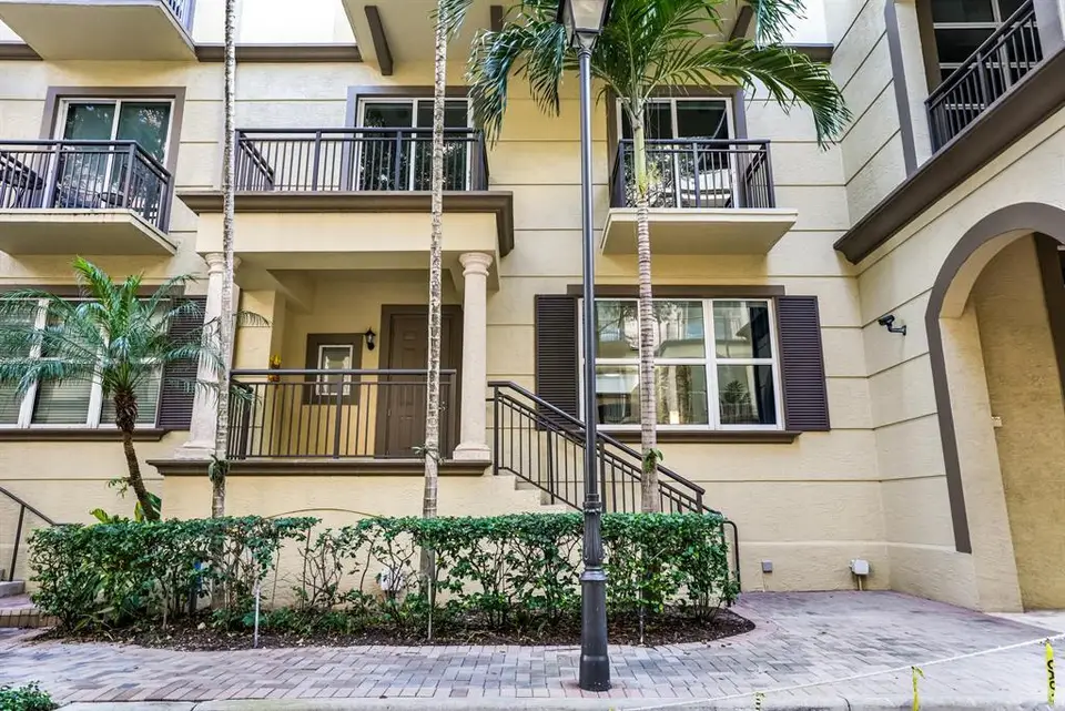 2609 NE 14th Avenue 114, Wilton Manors, FL 33334 Wilton Manors