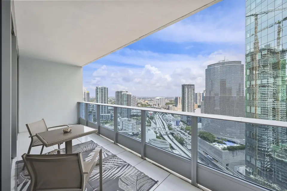 200 Biscayne Blvd Way 3909, Miami, FL 33131 Miami