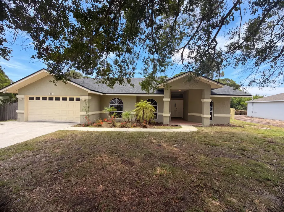 711 SE Celtic Avenue, Port St. Lucie, FL 34983 Port St. Lucie