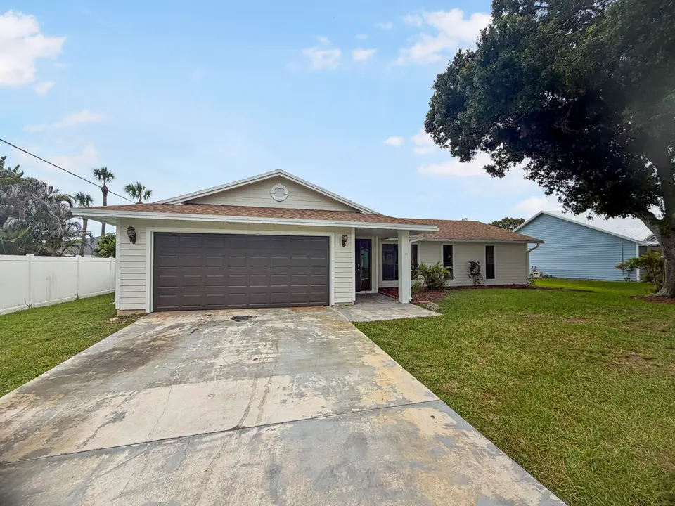2305 SW Fern Circle, Port St. Lucie, FL 34953 Port St. Lucie
