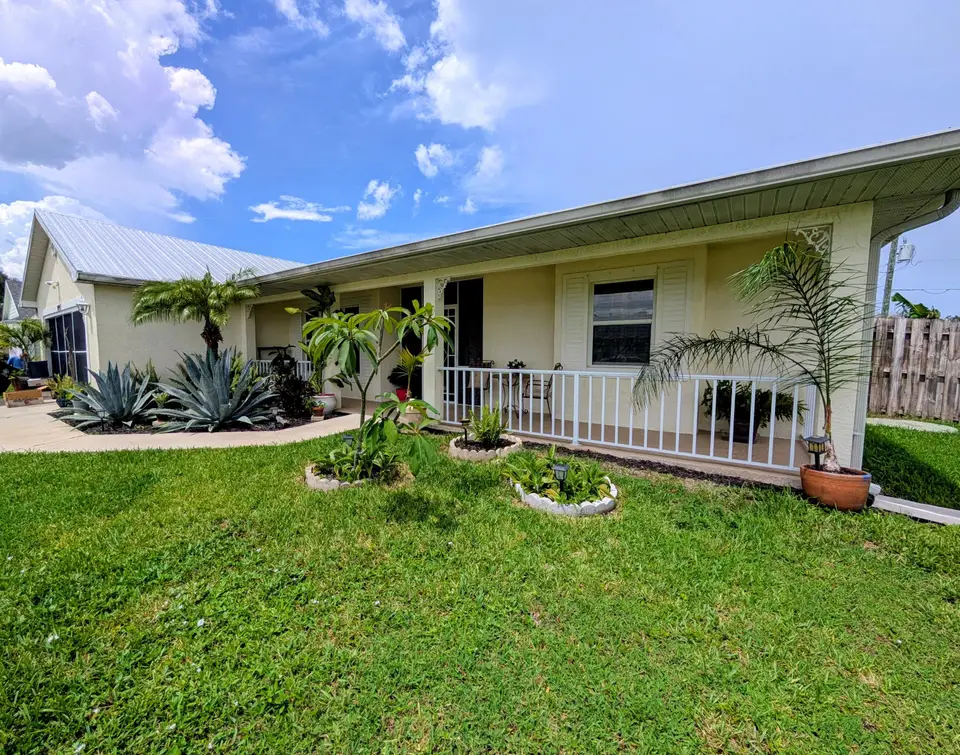 2097 SW Larchmont Lane, Port St. Lucie, FL 34984 Port St. Lucie