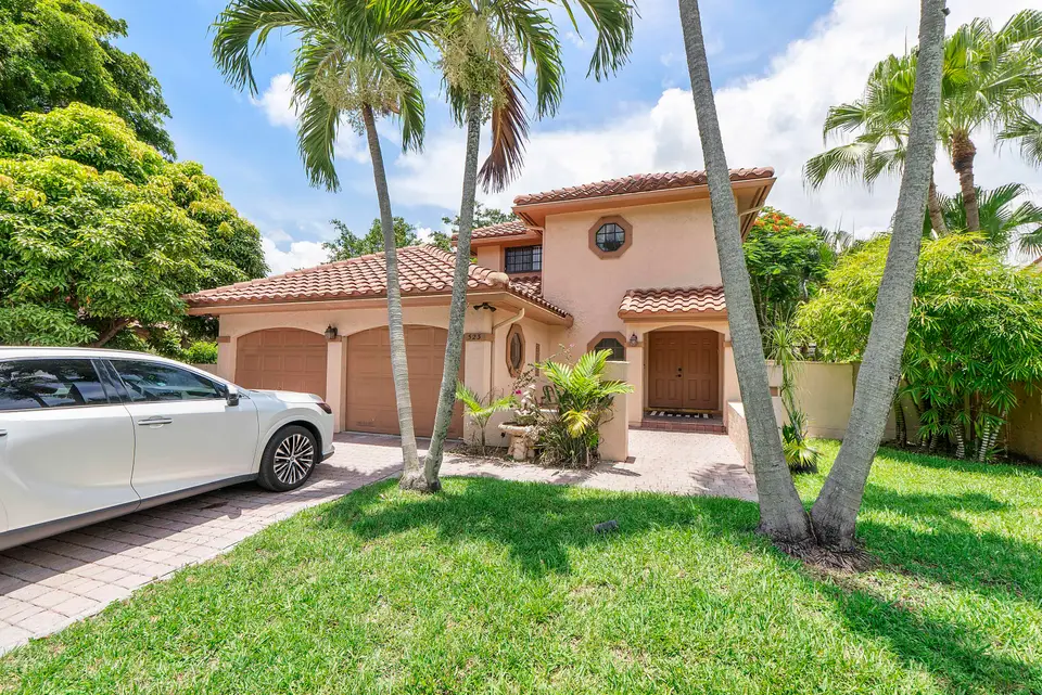 523 NW 38th Terrace, Deerfield Beach, FL 33442 Deerfield Beach