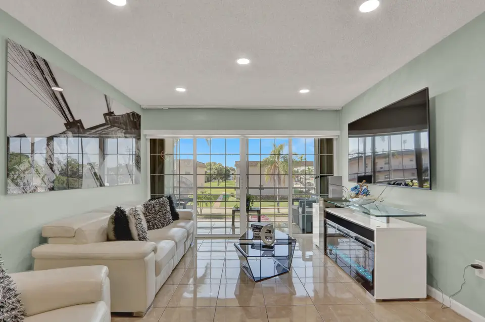 502 Davis Road 12, Palm Springs, FL 33461 Palm Springs