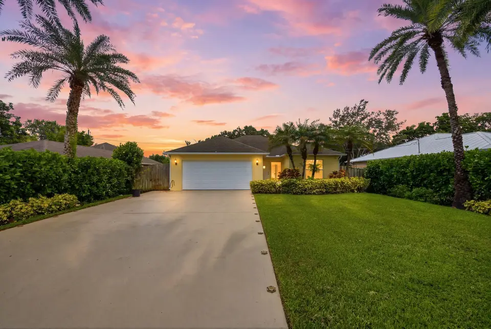 3772 SE Upper Street, Stuart, FL 34997 Stuart