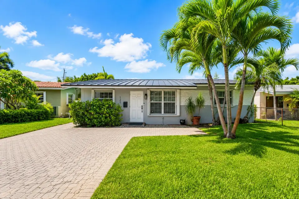 121 NE 55th Street, Oakland Park, FL 33334 Oakland Park