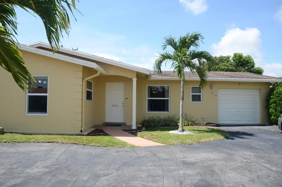 914 SW 4th Street, Boca Raton, FL 33486 Boca Raton
